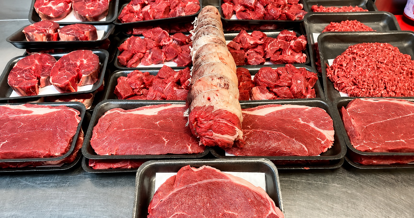 Premium butcher counter with quality fresh meat at Pantri Dysynni